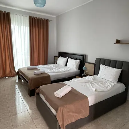 מלון Aleksandrus Jardin 3*