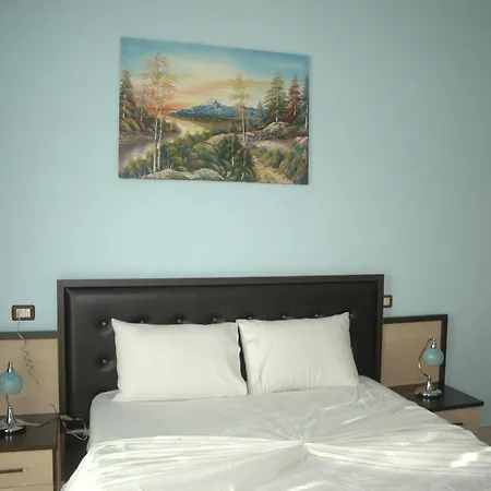 Aleksandrus Jardin 3*