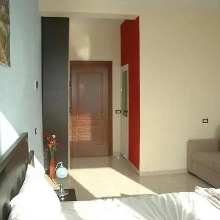 Aleksandrus Jardin Hotell