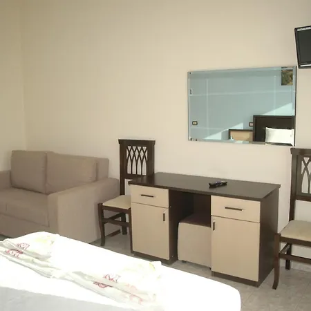 Aleksandrus Jardin 3* Arapaj