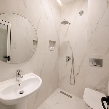 Aleksandrus Jardin Hotel Arapaj